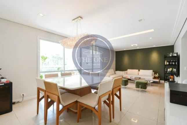 Imagem Imperdível: Apartamento de Luxo na Vila Mariana, São Paulo-SP - 4 quartos, 3 suítes, 2 salas, 5 banheiros, 3 vagas - 200m²