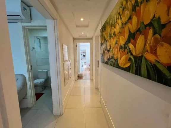 Imagem Apartamento mobiliado com 3 dormitórios sendo 3 suítes e 2 vagas de garagem em Balneário Camboriú