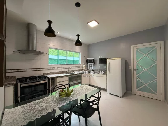 Imagem Casa com 3 dormitórios à venda, 192 m² por R$ 1.270.000,00 - Pimenteiras - Teresópolis/RJ