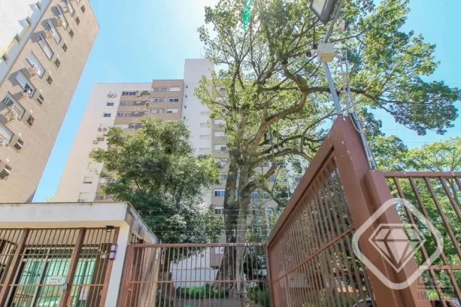 Apartamento semi-novo com vista, suíte e infraestrutura completa .

A Brilhante Imóveis oferece es...