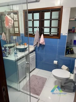 Imagem Sobrado a 5 minutos da estação do metro Santa Cruz, 140 metros, 3 dormitórios, 2 vagas localização privilegiada e ótimo valor !