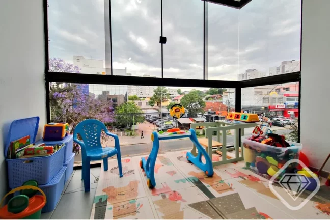 Imagem Apartamento reformado com muito charme na Otto Niemeyer, Zona Sul de Porto Alegre

Brilhante Imóvei...