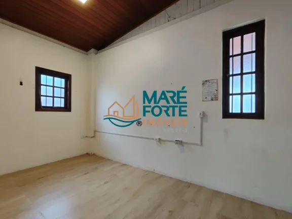 Imagem Casa ampla bem arejada ótima localização no Centro de Ubatuba SP