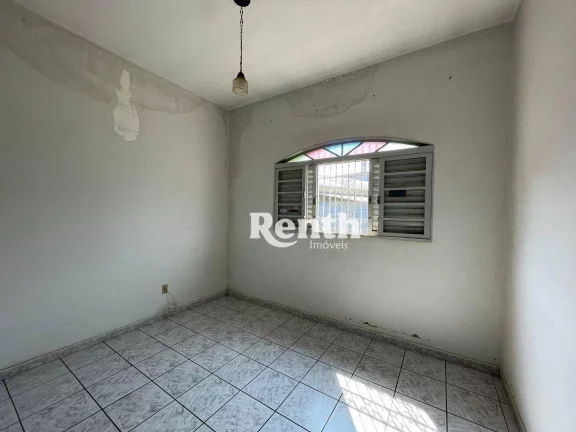Imagem Casa com 4 dormitórios (2 suítes) à venda, 310 m² por R$ 750.000 - Vila Martins - Rio Claro/SP