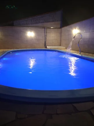 Imagem Casa com Piscina no centro de Itapoá