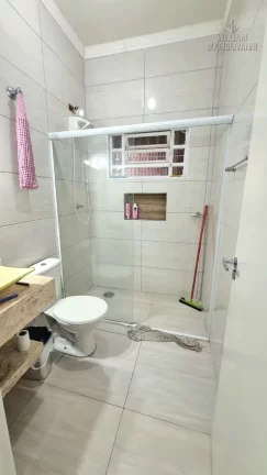 Imagem Casa espetacular à uma quadra da praia com dois quartos sendo uma suíte