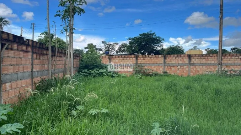 Imagem Charmosa chácara de 2.000 m² à venda no Recanto das Flores, Uberaba