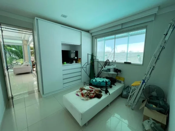 Imagem Casa Triplex em condomínio fechado no Portal do Sol - CA0058