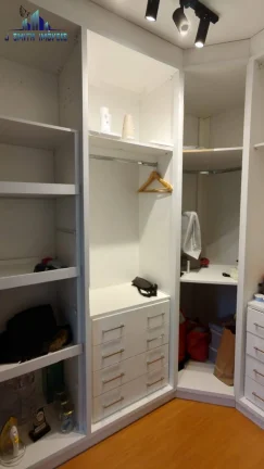 Imagem CASA MOBILIADA com PLANEJADOS, SUITE COM CLOSET, 2 VAGAS, LAZER COMPLETO