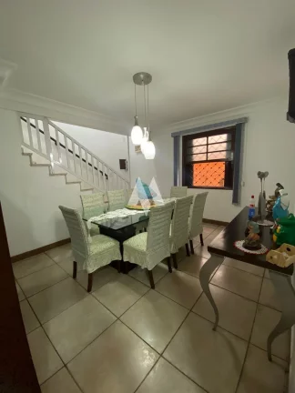 Imagem Casa Padrão- 5 dormitórios sendo 4 suítes - Aparecida / Santos