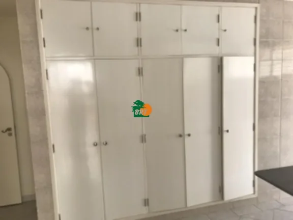 Imagem Casa para Venda em São Roque, Jardim Meny, 4 dormitórios, 1 suíte, 1 banheiro, 4 vagas