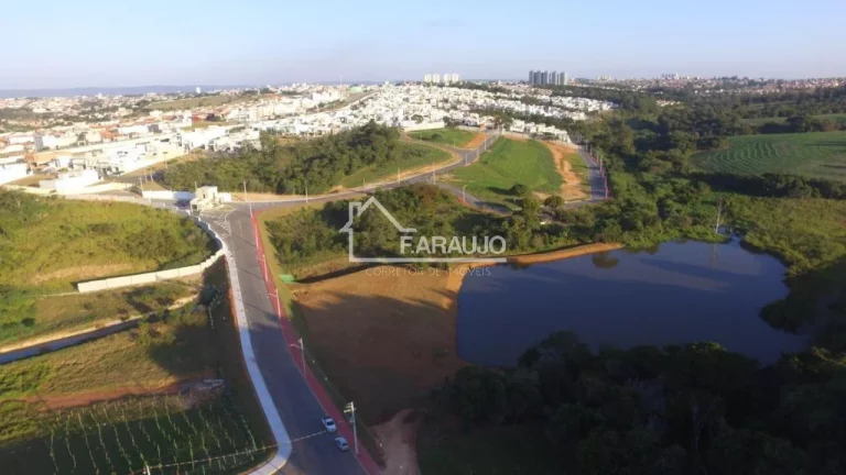 Imagem Casa em Condomínio à venda em Villagio Milano com 168m² 3 suítes, 4 vagas