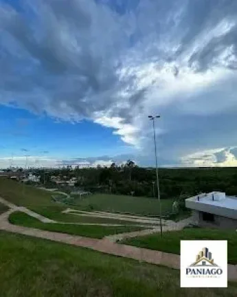 Imagem Sobrado com Porteira Fechada no Condomínio Brisas Cuiabá - Sofisticação e Confor