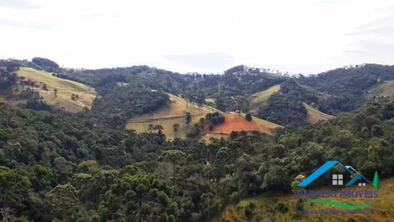 Imagem Paraíso Rural na Serra da Mantiqueira: Rancho com Vista Deslumbrante.