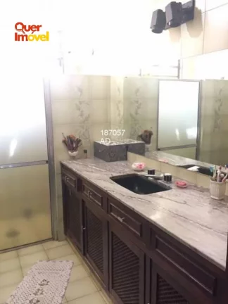 Imagem Casa à venda no Jardim Paulistano, Ribeirão Preto-SP: 3 quartos, 1 suíte, 2 salas, 4 banheiros, 3 vagas de garagem. 206 m². Zona leste! Quer Imóvel Negócios Imobiliários.