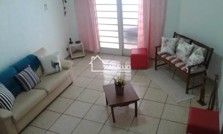 Imagem Casa à venda em Jardim Ana Maria com 234m² 3 quartos, 2 vagas
