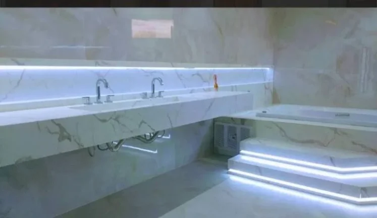 Imagem Casa Triplex Condomínio MALIBU