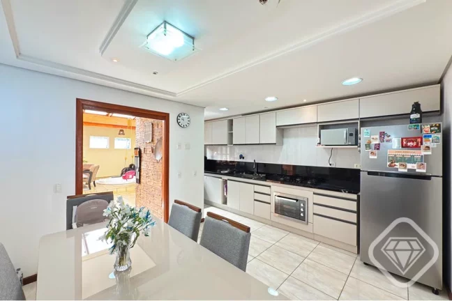 Imagem Casa 4 dormitórios (2 suítes) - Espaço gourmet - Spa com hidromassagem - Rua tranquila e sem saí...
