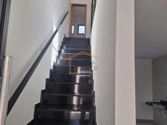 Imagem Sobrado 3 dormitórios, sendo 1 suíte, cômodos amplos, bem distribuídos e muito iluminados, ofere...