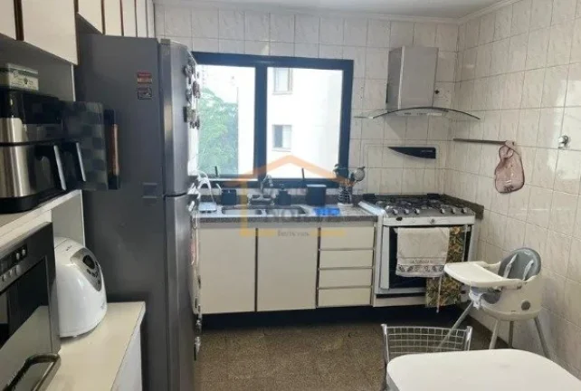 Imagem Apartamento com 143 m² de área útil, amplo e bem distribuído, composto por 4 dormitórios grande...