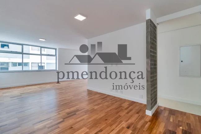 Imagem Apartamento à venda no Ed. Itapuã com 176m2, 2 quartos (1 suíte) e 1 vaga fixa.