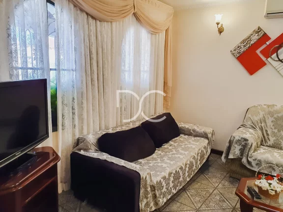 Imagem Cajuru - Venda Sobrado AC 620m² | AT 880 m² | 4 Dormitórios | 2 Suítes | 4 Banheiros | 4 Vagas