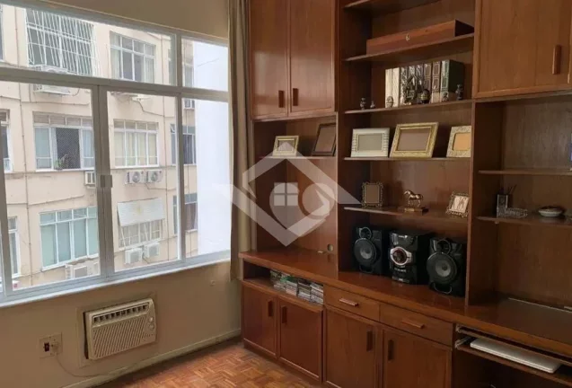 Imagem Apartamento de 3 Quartos para Venda em Copacabana com 90 m²