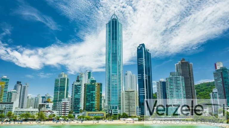 Imagem Apartamento 3 dormitórios para Venda em Balneário Camboriú / SC no bairro Pioneiros