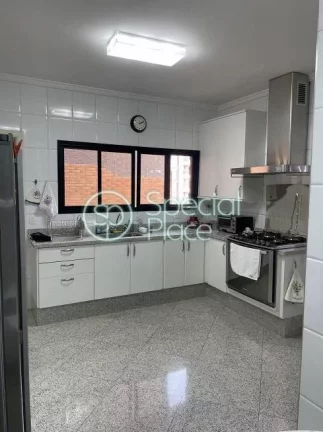 Imagem Este lindo e amplo imóvel conta com 3 quartos, sendo 3 suítes, 5 banheiros e 4 vagas de garagem de...
