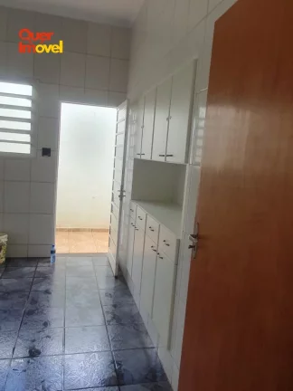Imagem Imóvel Comercial à Venda ou Locação em Ribeirão Preto-SP na Vila Seixas - 3 Quartos, 1 Suíte e 213m² de Área
