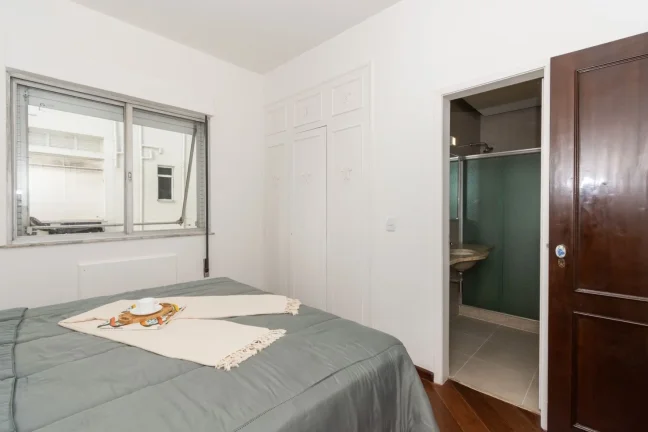 Imagem Apartamento 155M², 4Q, 1 Suíte, 2 Banheiros, 2 Vagas, Playground, Área Verde, Armários.