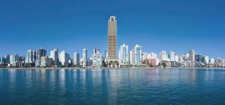 Imagem Apartamento com 4 dormitórios à venda sendo 4 suítes, 252.7 m² por - R$ 14.900.000,00 - Meia Praia - Itapema/SC