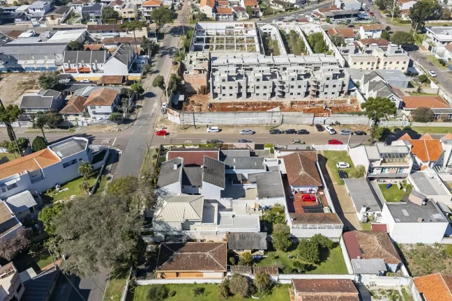 Imagem Terreno de Esquina no Bairro Portão – Excelente Oportunidade para Construtores!