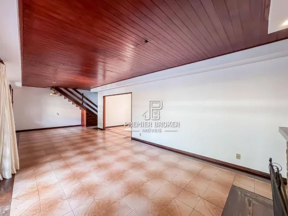Imagem Casa à venda, 250 m² por R$ 1.100.000,00 - Carlos Guinle - Teresópolis/RJ