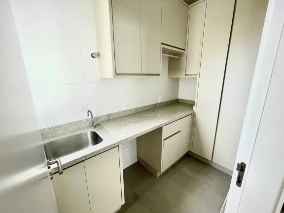 Imagem Apartamento com 3 Suítes sendo 1 master e 2 vagas de garagem no Centro – Balneário Camboriú/SC