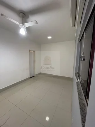 Imagem Casa em Condomínio para Locação em Cuiabá-MT (Jardim Mossoró) - 3 Quartos, 2 Suítes, 1 Sala, 2 Vagas de Garagem!