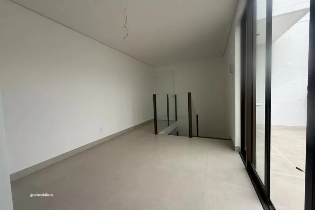 Imagem Este espaçoso apartamento está localizado na vibrante cidade de Belo Horizonte. Com quatro quartos...