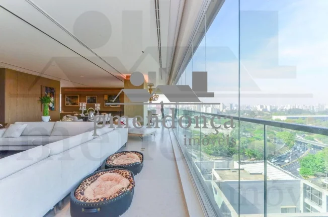 Imagem Apartamento lindíssimo na Rua Curitiba em frente ao parque do Ibirapuera com 332m².