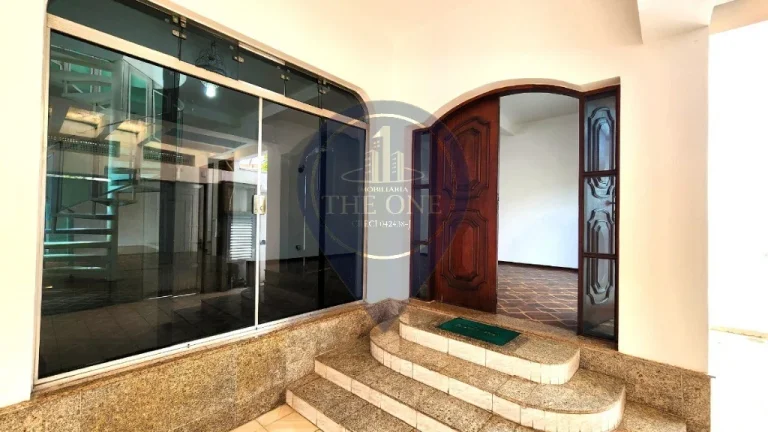 Imagem Imperdível! Casa à venda em São Paulo-SP, bairro Saúde, com 4 quartos, 2 suítes, 2 salas, 4 banheiros, 2 vagas e 218m².