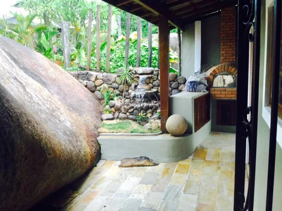 Imagem Espaçosa Casa 3 Suítes à Venda em São Pedro, Ilha Bela - R$1,98M
