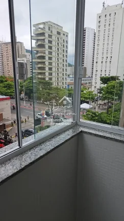 Imagem Apartamento reformado com 2 quartos com suíte e vaga de garagem em Pitangueiras, Guarujá-SP - Imperdível oportunidade!