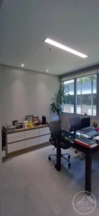 Imagem Sala Comercial Alto Padrão no Square SC –Completa e Mobiliada
