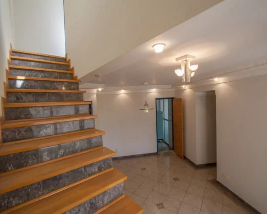 Imagem Cobertura duplex em Pinheiros com 03 quartos sendo 1 suíte e 3 vagas, 184m²
