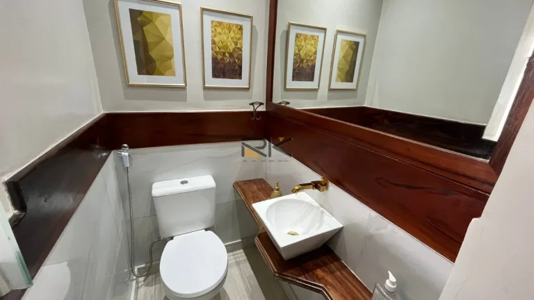 Imagem SOBRADO A VENDA NO CENTRO COM 3 DORMITÓRIOS SENDO 1 SUÍTE,SALA DE ESTAR E JANTAR,ESPAÇO GOURMET CM CHURRASQUEIRA
