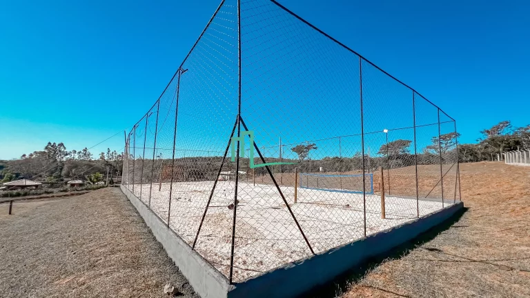 Imagem Linda propriedade rural localizada á 15 kilometros do centro de Franca/SP, com 2.5 alqueires de área total