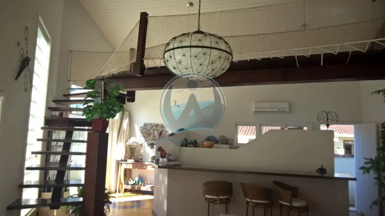 Imagem Casa em Condomínio à Venda em Ubatuba-SP: 4 Quartos, 2 Suítes, 151m² - Bairro Horto Florestal