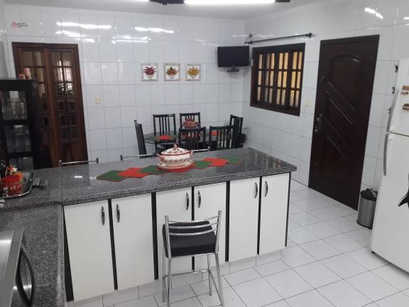 Imagem AMPLO SOBRADO A VENDA NO SITIO DA FIGUEIRA, COM 297 METROS E ÁREA GOURMET COM CHURRASQUEIRA. RUA TRANQUILA, PRÓXIMO A UBS E AMA VILA CALIFÓRNIA.