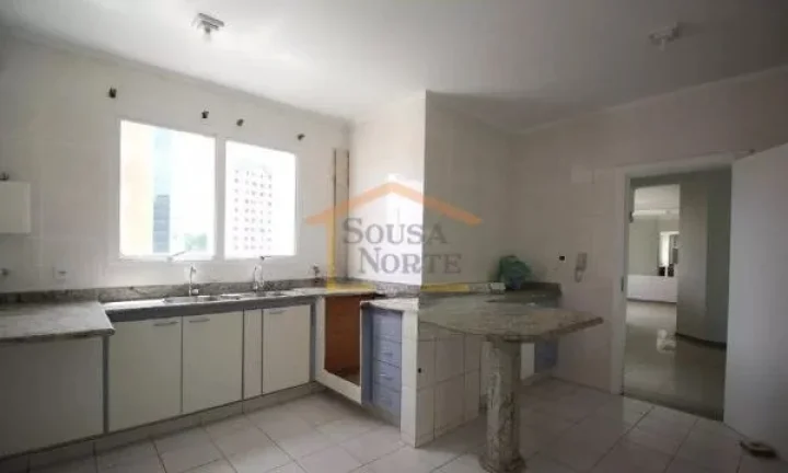 Imagem Apartamento de 264 m² com 4 dormitórios, sendo 4 suítes, 6 banheiros, contando com varanda, banhe...