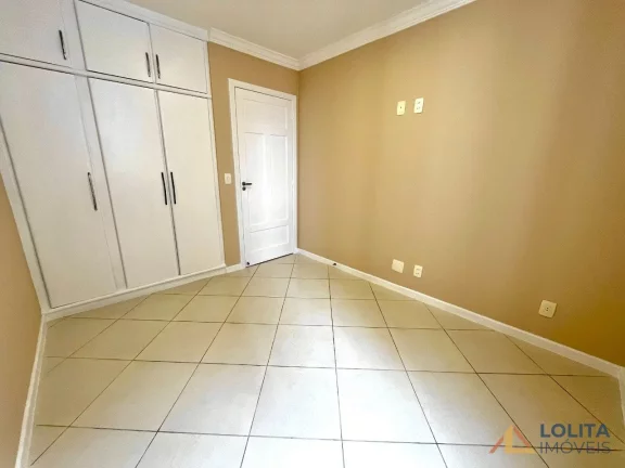 Imagem Apartamento à venda com 3 dormitórios sendo 1 suíte no Centro de Florianópolis/SC.