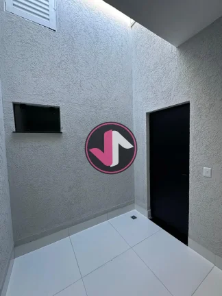 Imagem Este parece ser um anúncio bastante detalhado de uma propriedade no Bairro Jardim Califórnia, em C...